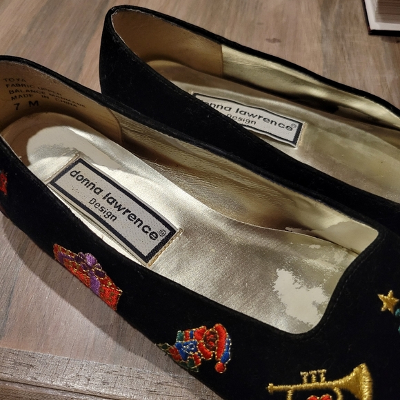 Christmas black velvet flats, 90's Donna Lawrence size 7 excellent condition - Picture 7 of 8